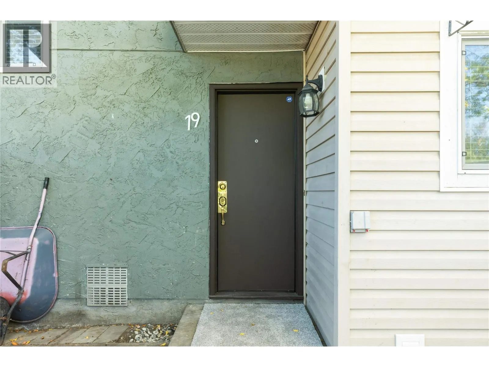 1809 40 Avenue Unit# 19