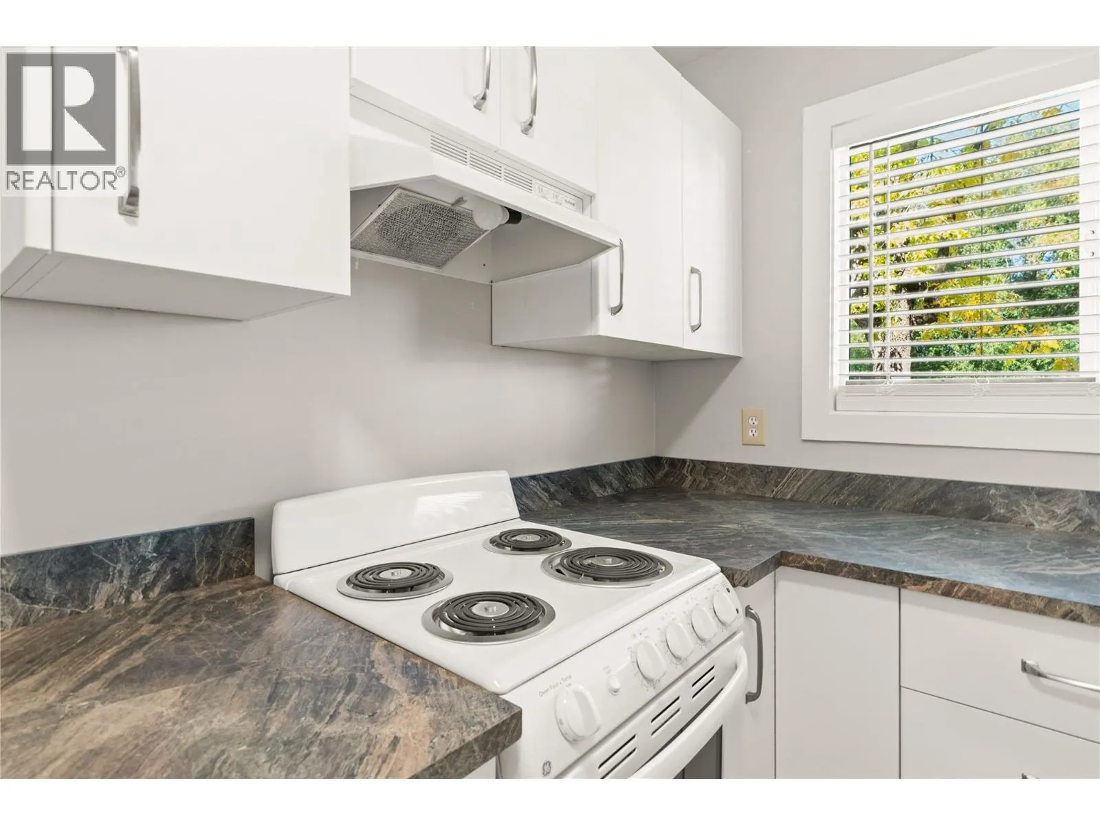 1809 40 Avenue Unit# 19