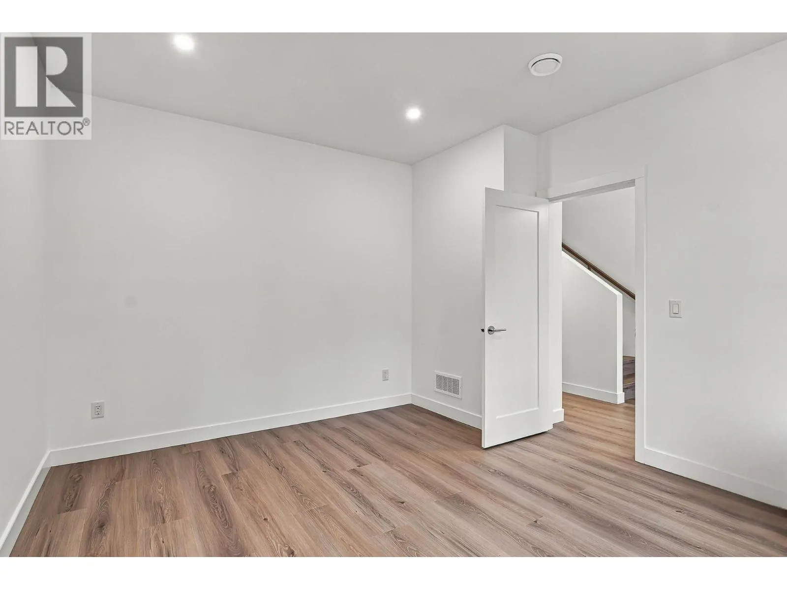 491 Clifton Road N