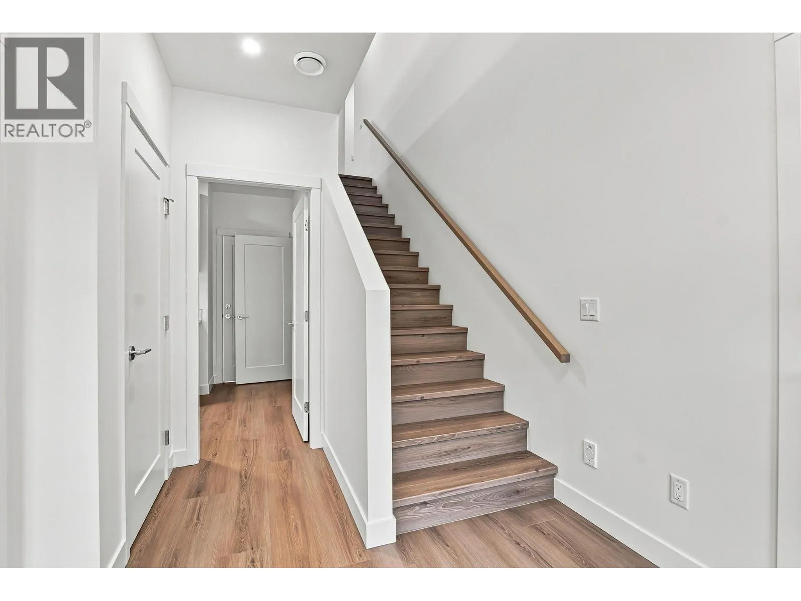 491 Clifton Road N