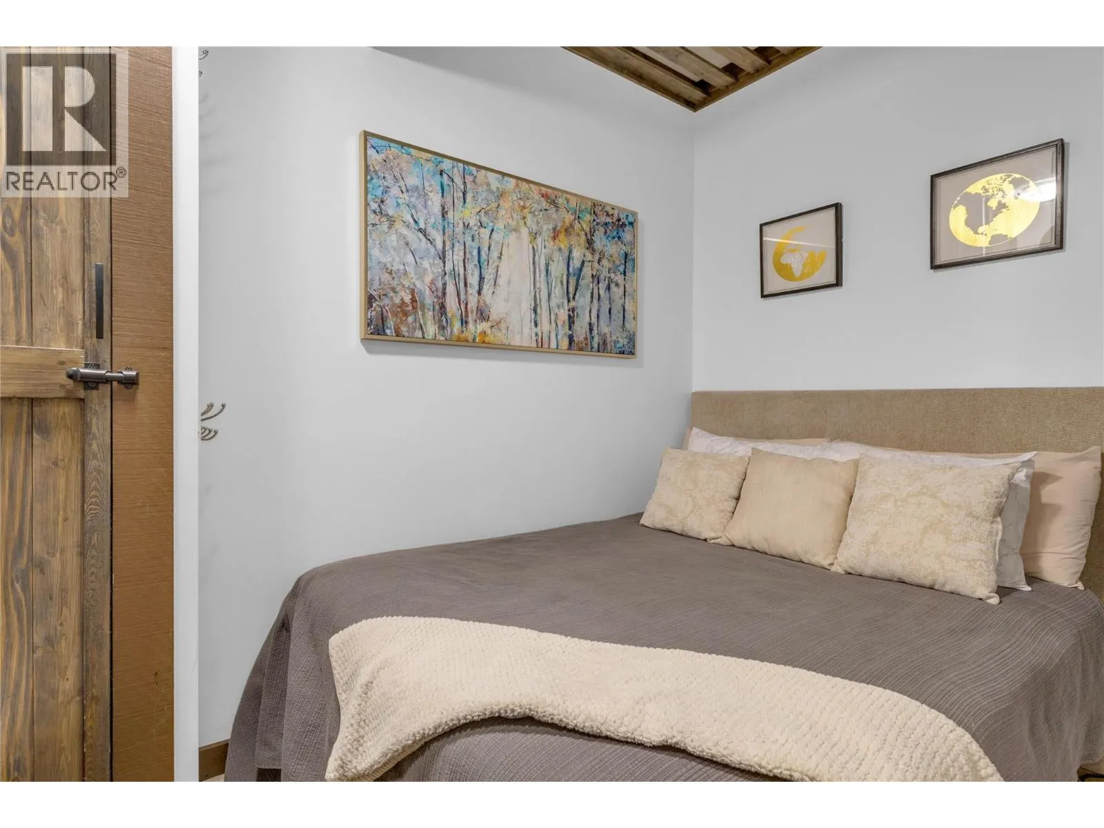 7470 Porcupine Road Unit# 403