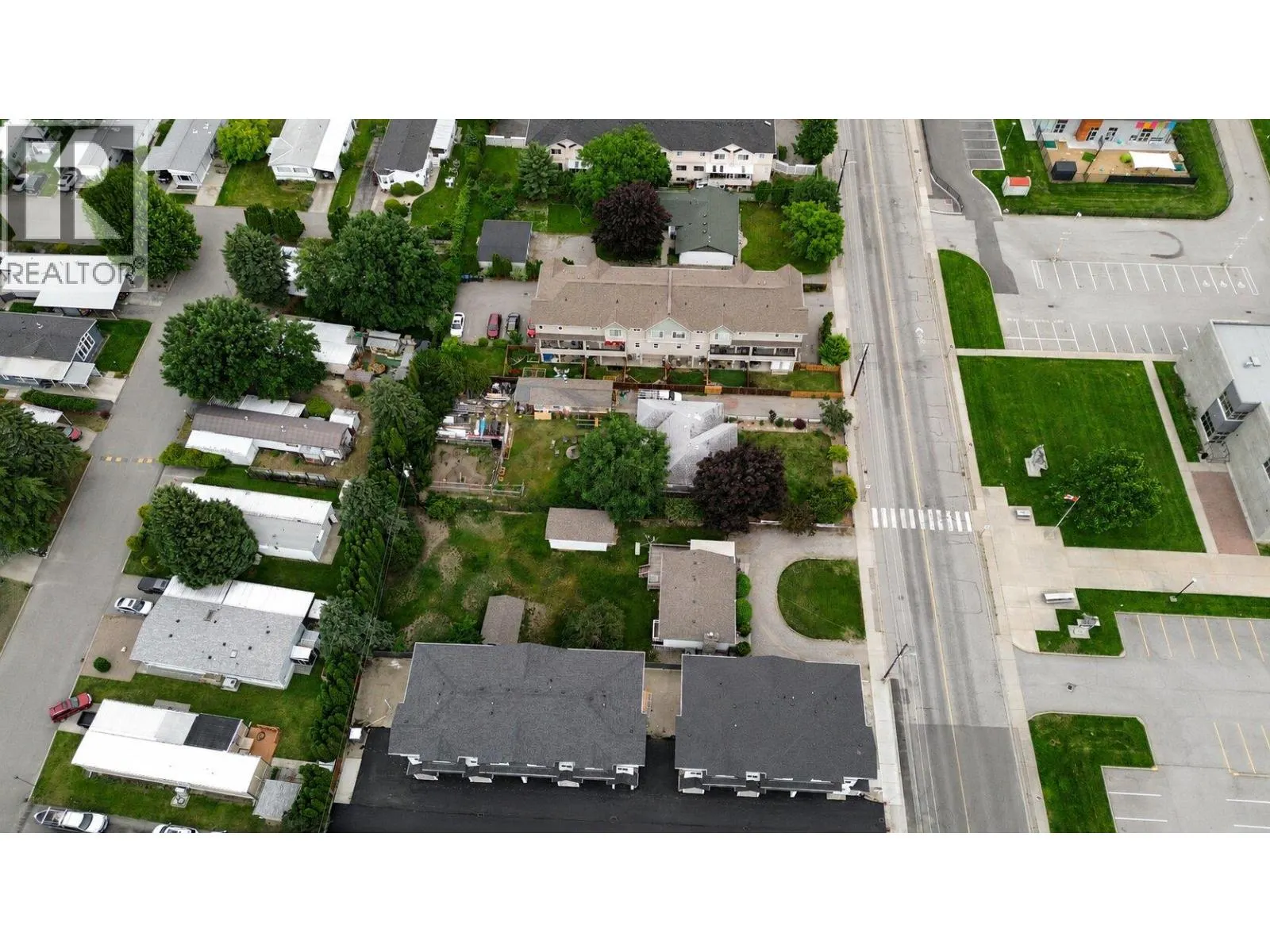 137 Green Avenue W