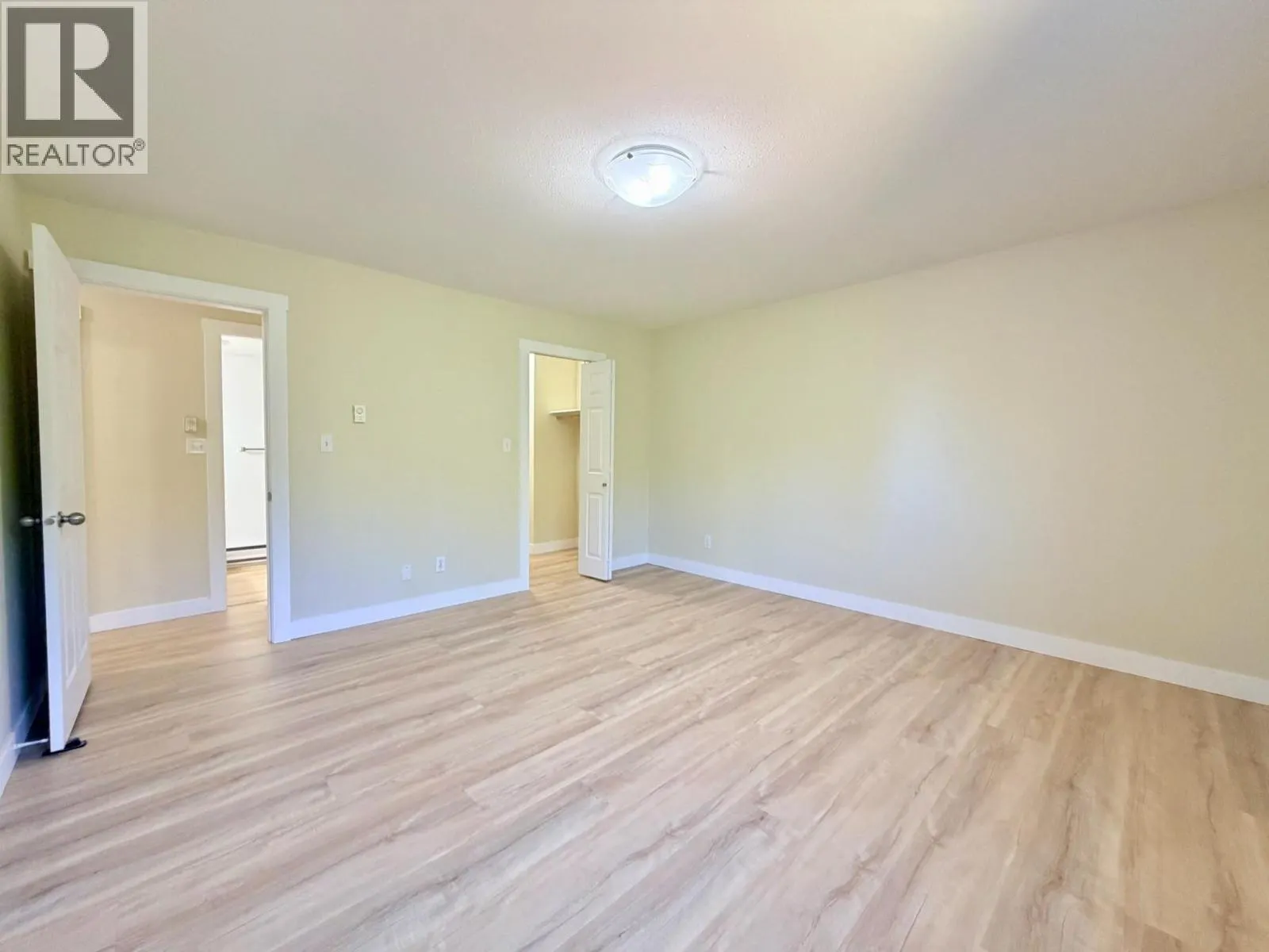 298 YORKTON Avenue Unit# 109