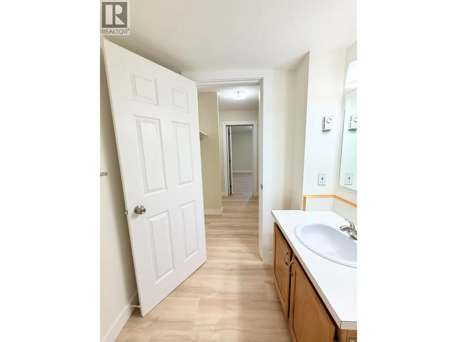 298 YORKTON Avenue Unit# 109