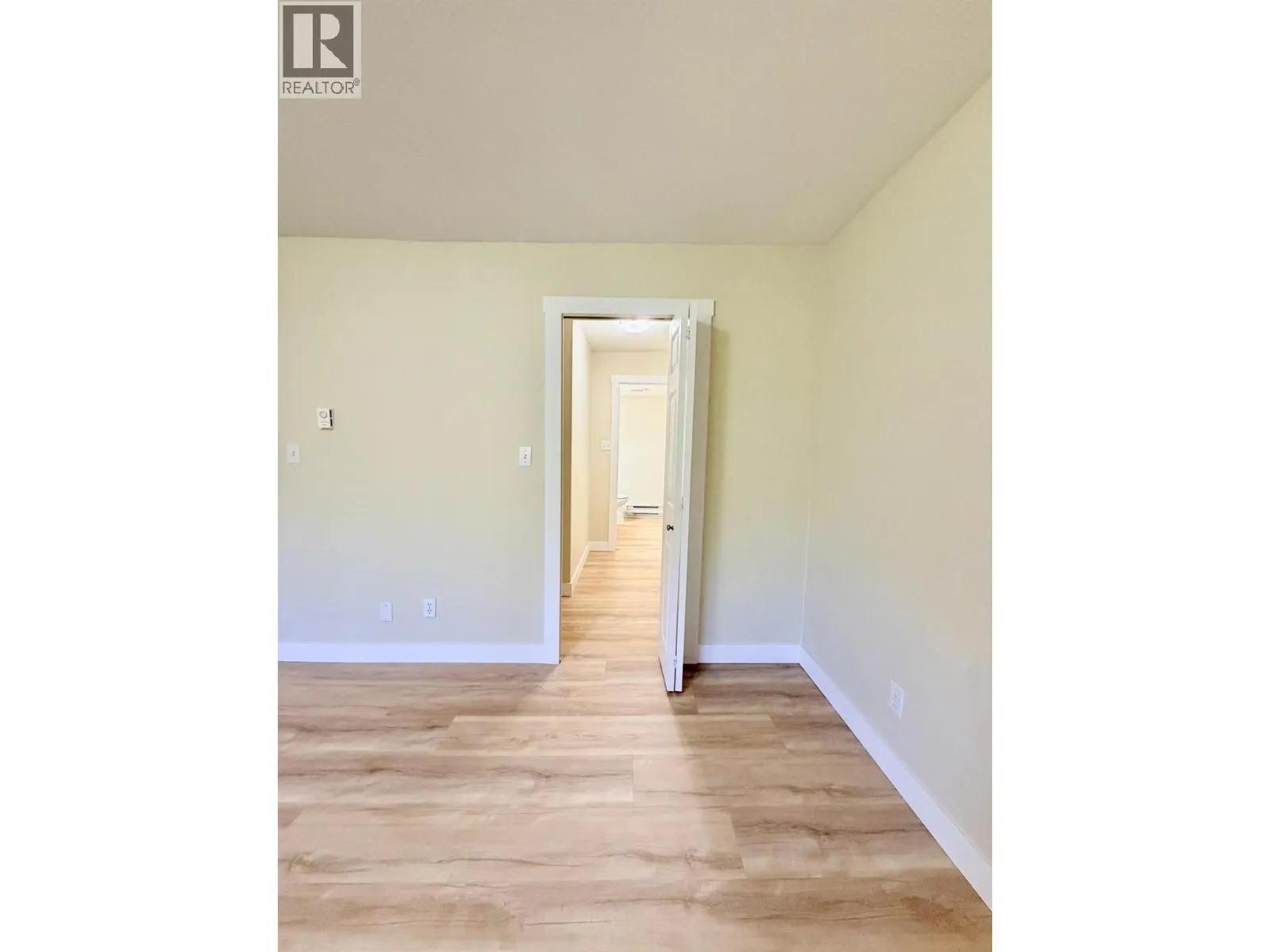 298 YORKTON Avenue Unit# 109