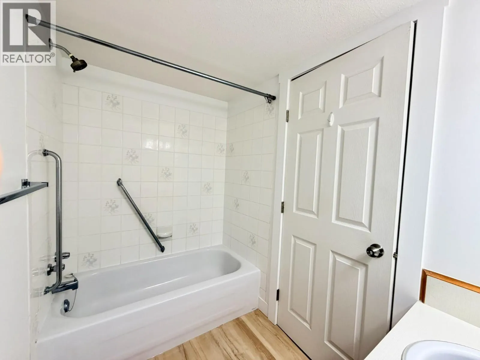 298 YORKTON Avenue Unit# 109