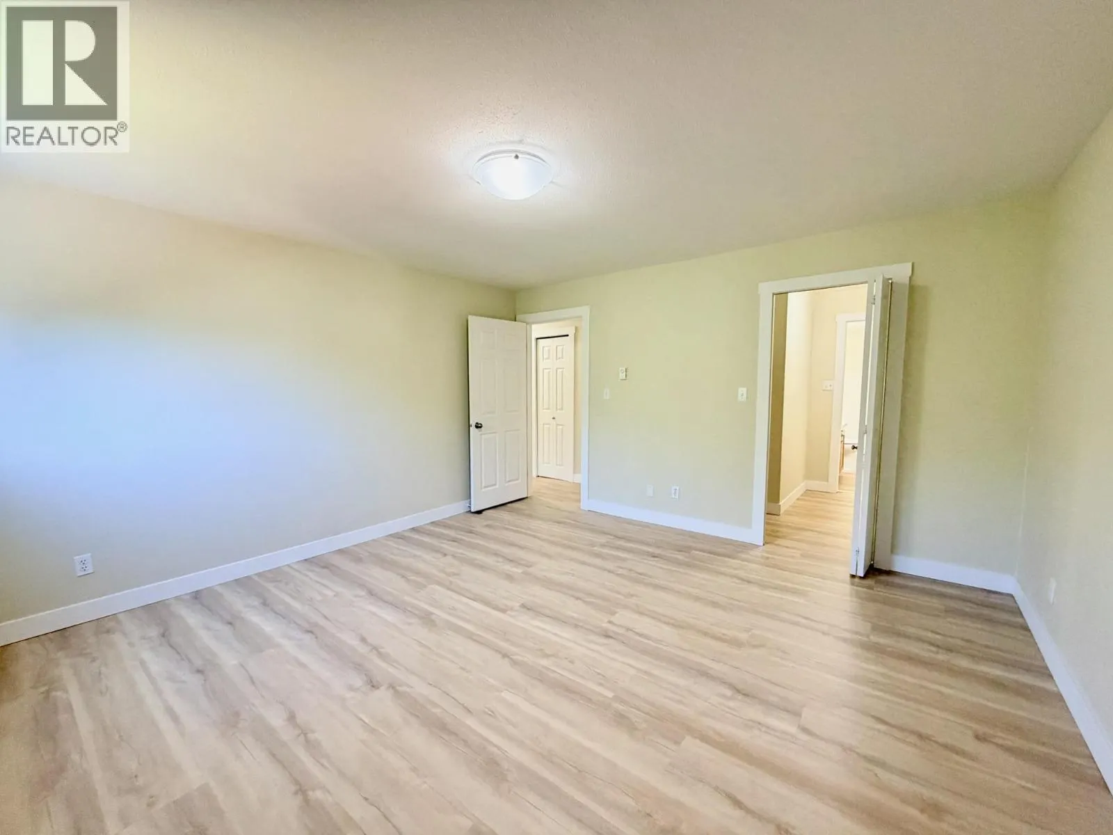 298 YORKTON Avenue Unit# 109