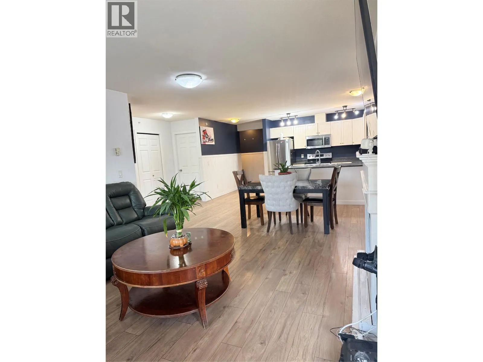135 Ziprick Road Unit# 406