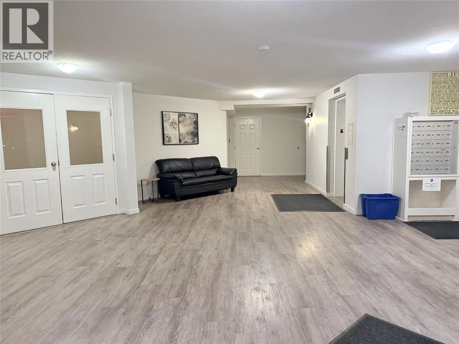 135 Ziprick Road Unit# 406