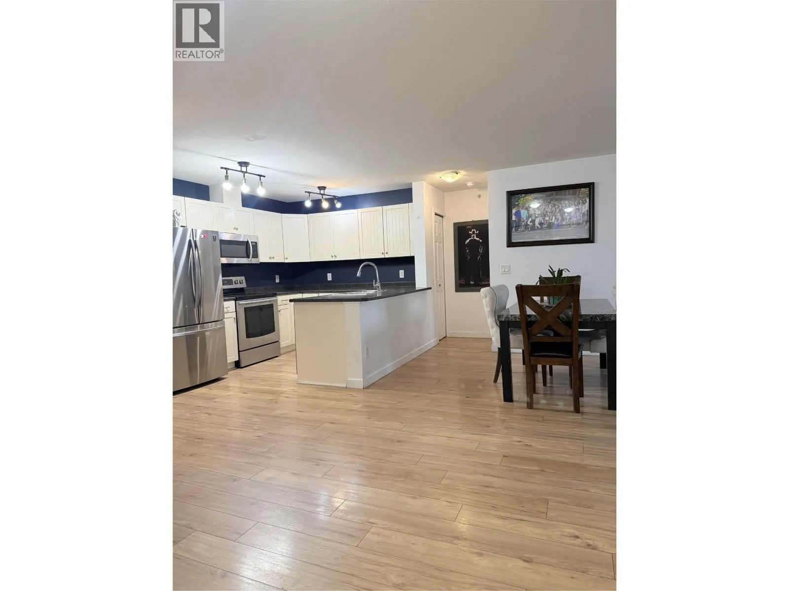 135 Ziprick Road Unit# 406