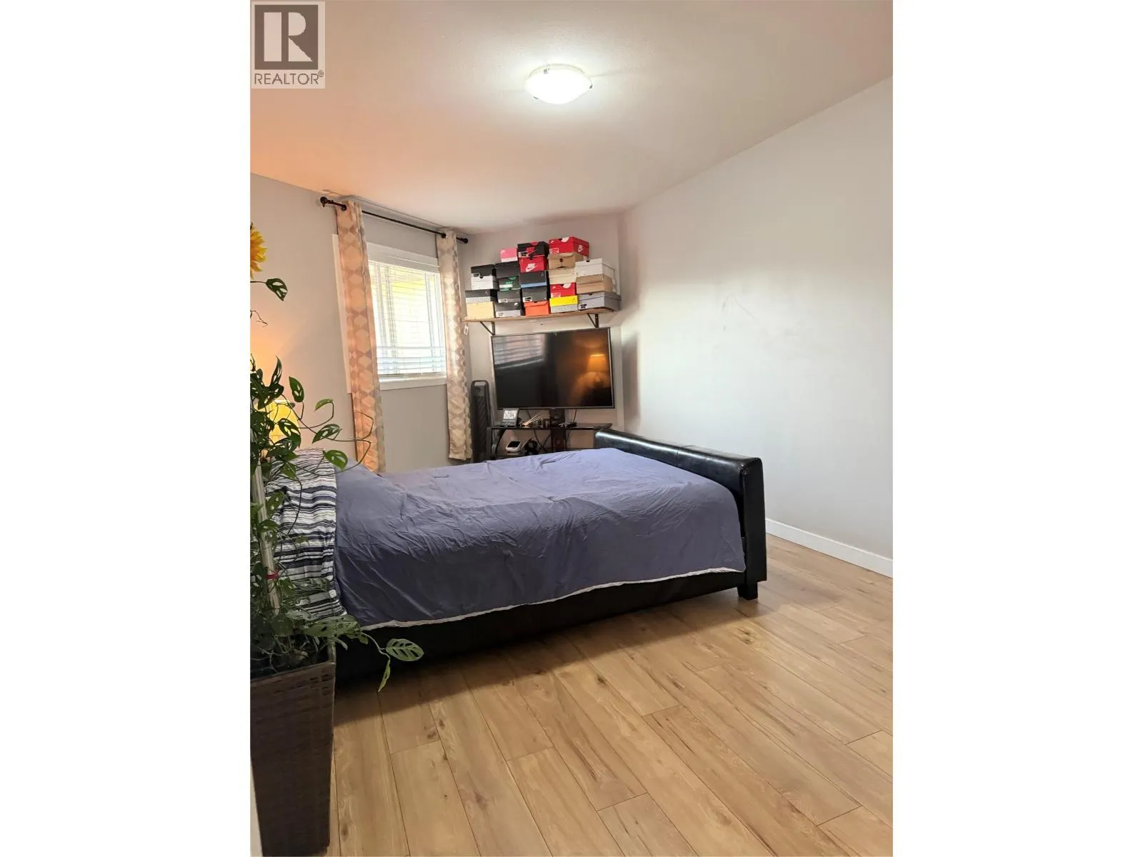 135 Ziprick Road Unit# 406