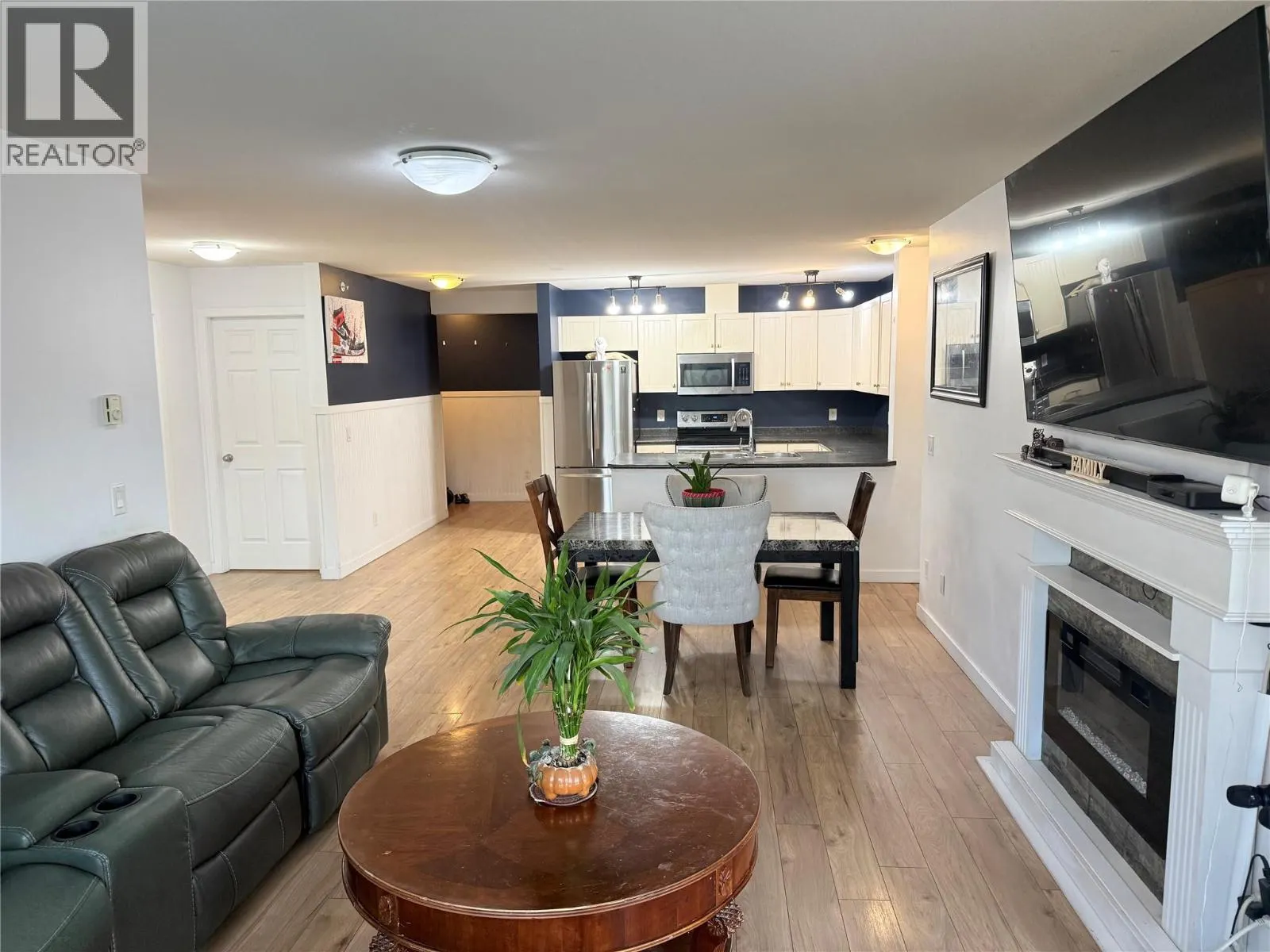 135 Ziprick Road Unit# 406