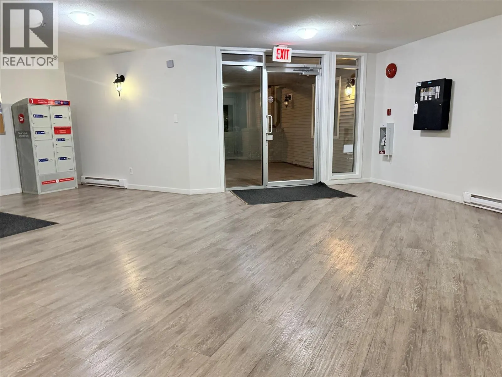 135 Ziprick Road Unit# 406