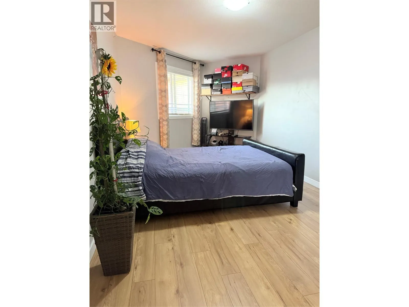 135 Ziprick Road Unit# 406
