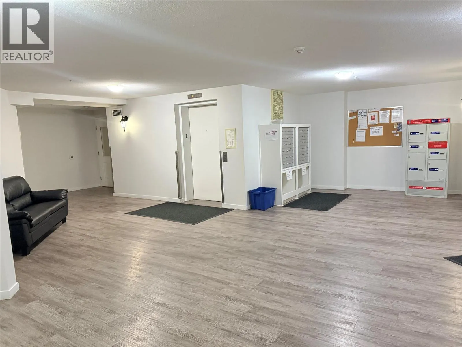 135 Ziprick Road Unit# 406