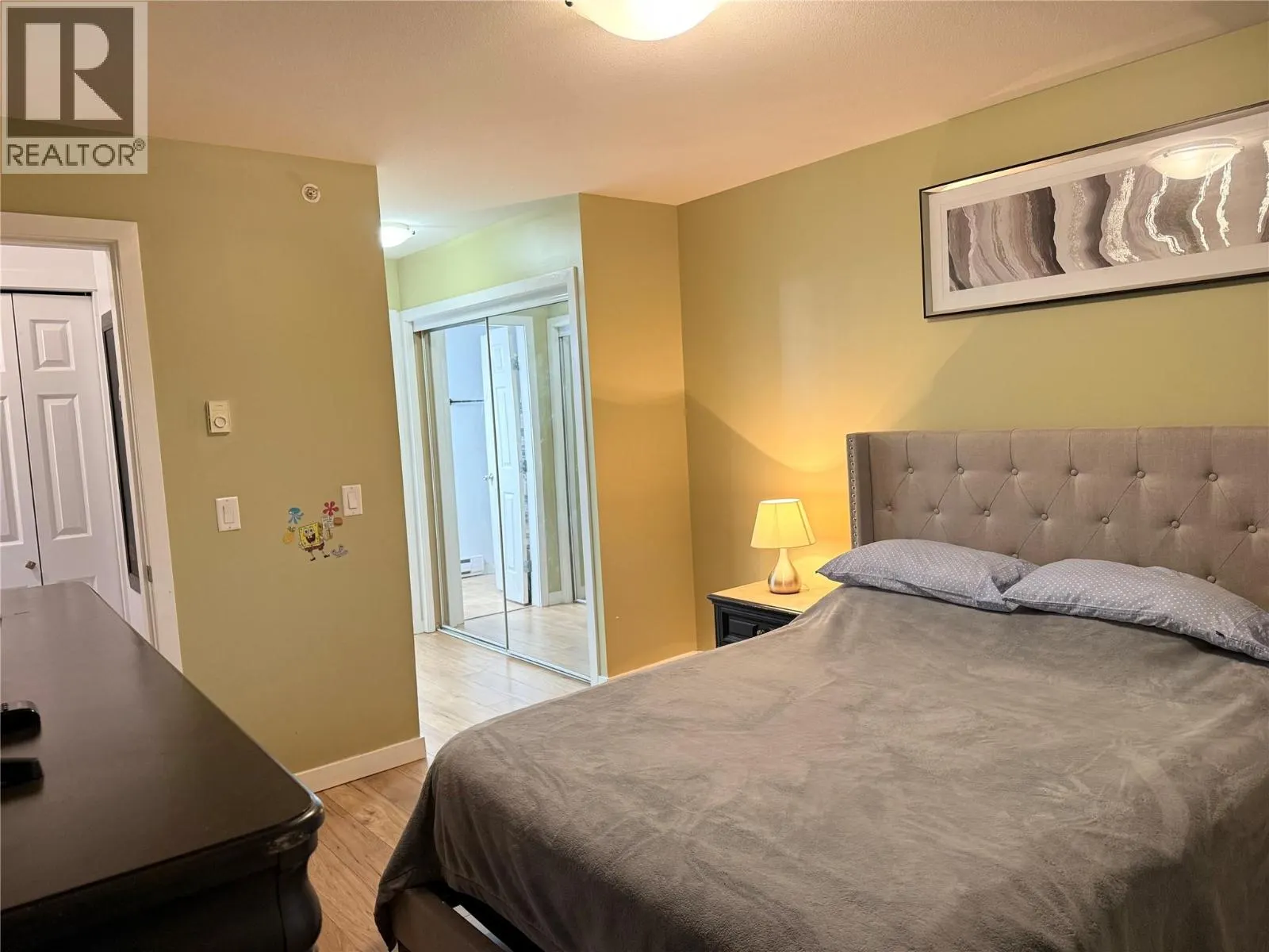 135 Ziprick Road Unit# 406