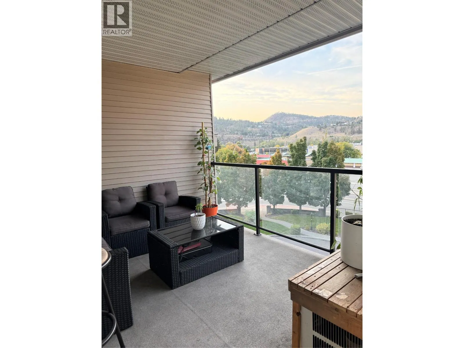 135 Ziprick Road Unit# 406