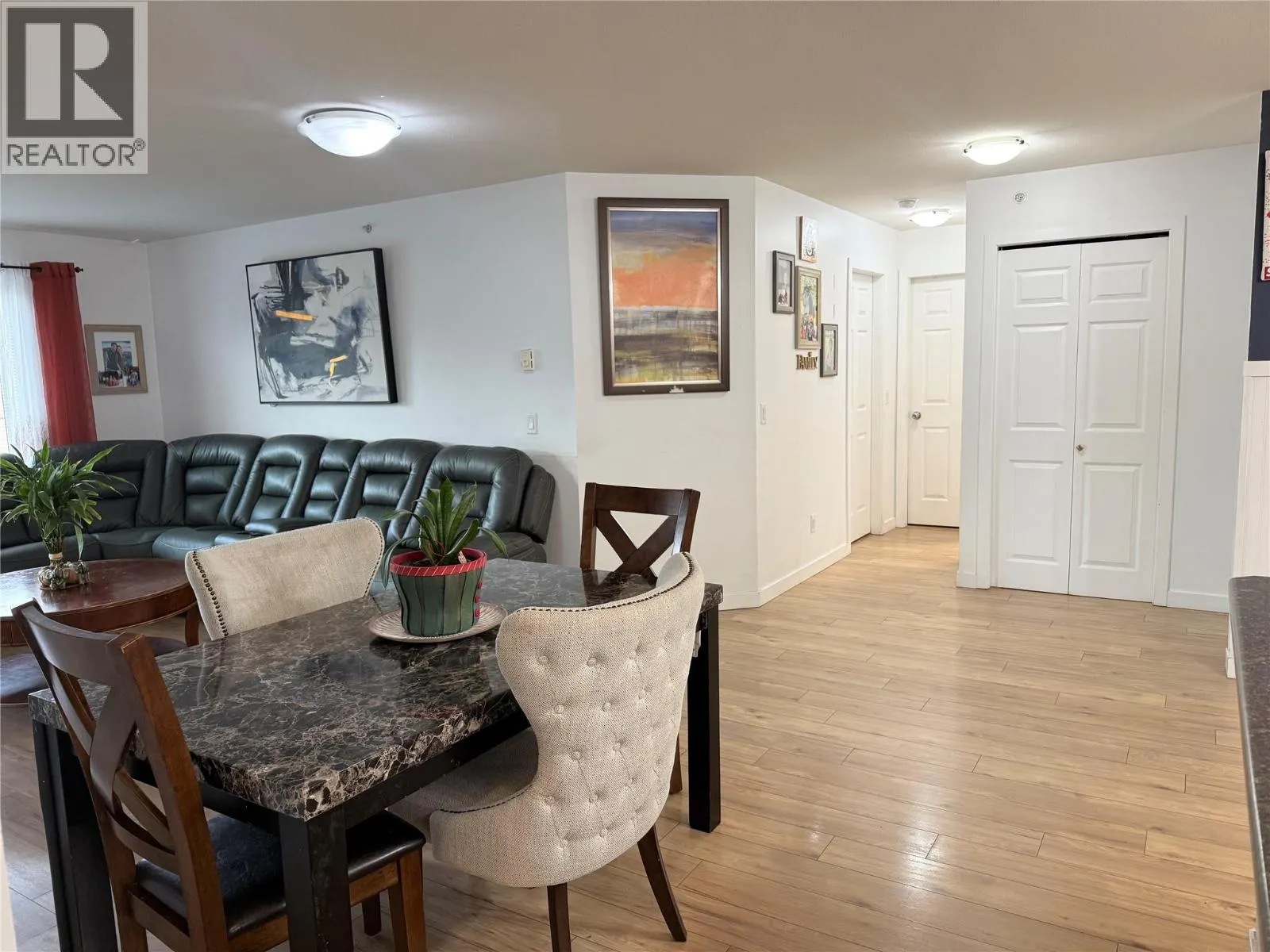 135 Ziprick Road Unit# 406