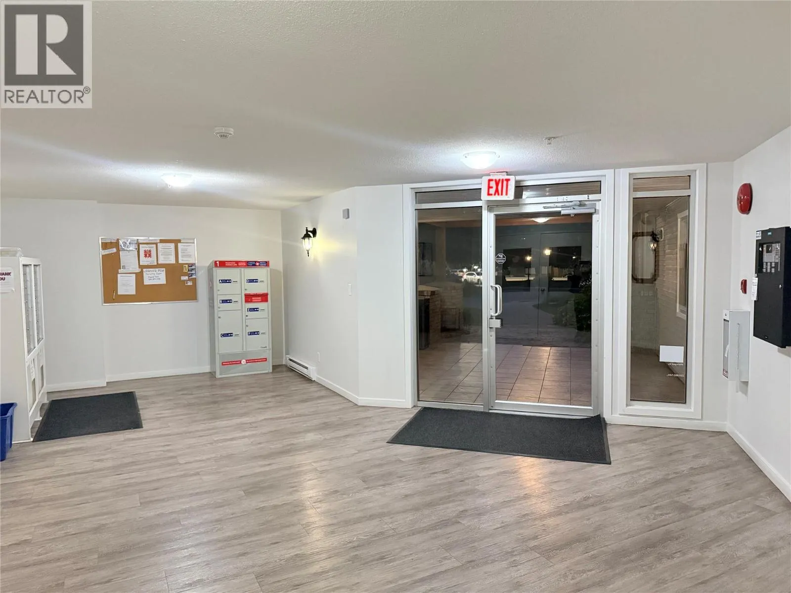 135 Ziprick Road Unit# 406