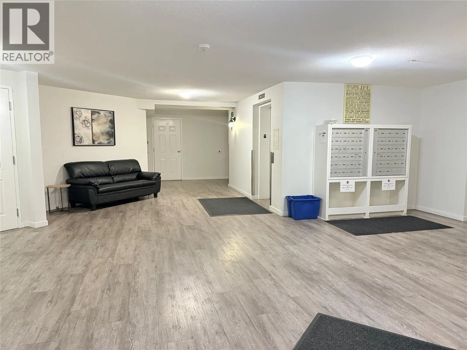 135 Ziprick Road Unit# 406