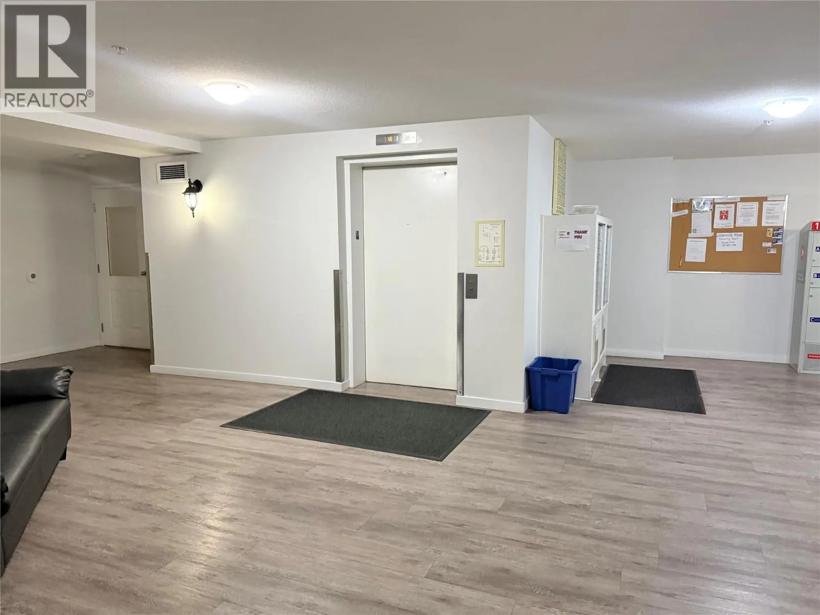 135 Ziprick Road Unit# 406
