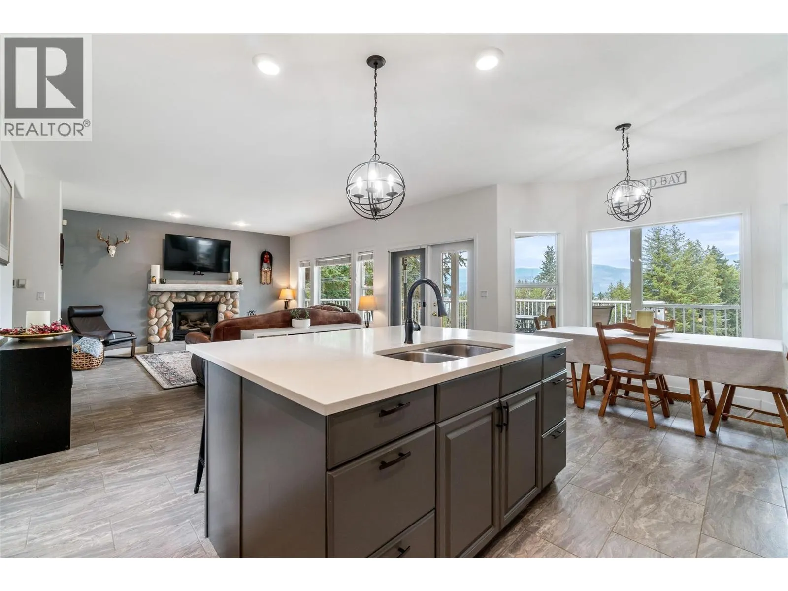 2662 Blind Bay Road