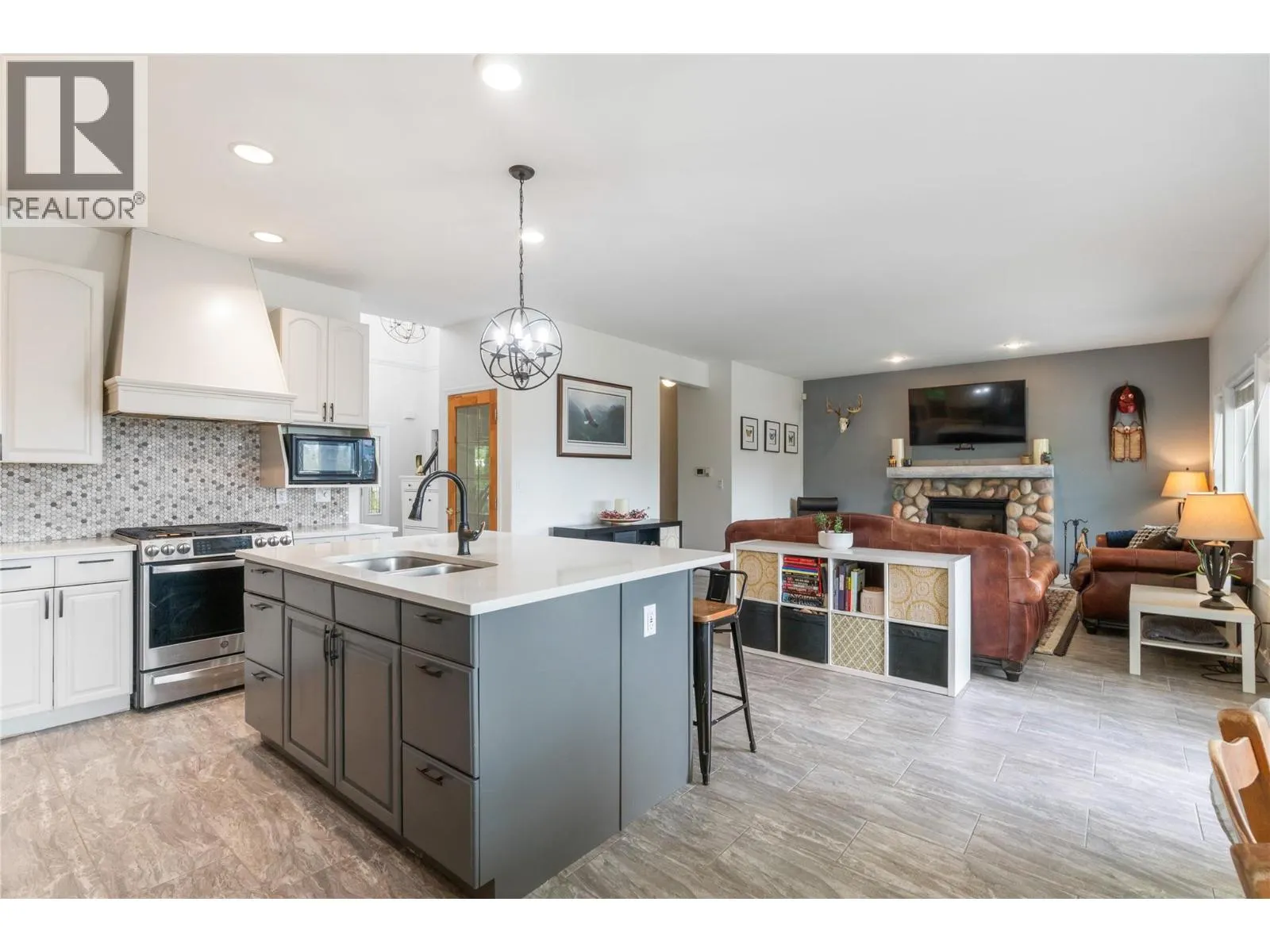 2662 Blind Bay Road