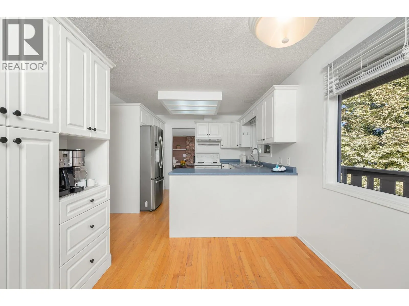 1604 39A Avenue