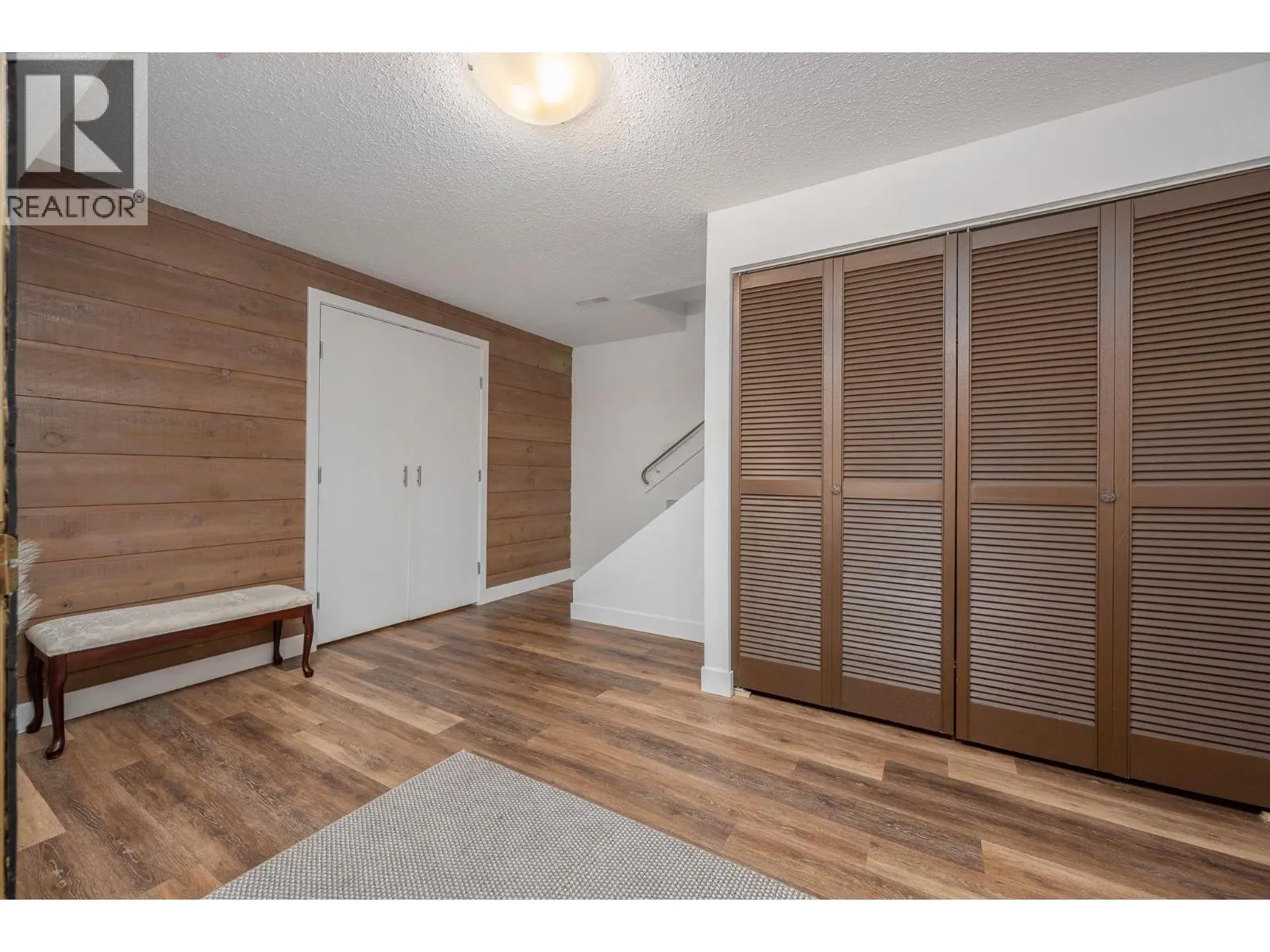1604 39A Avenue