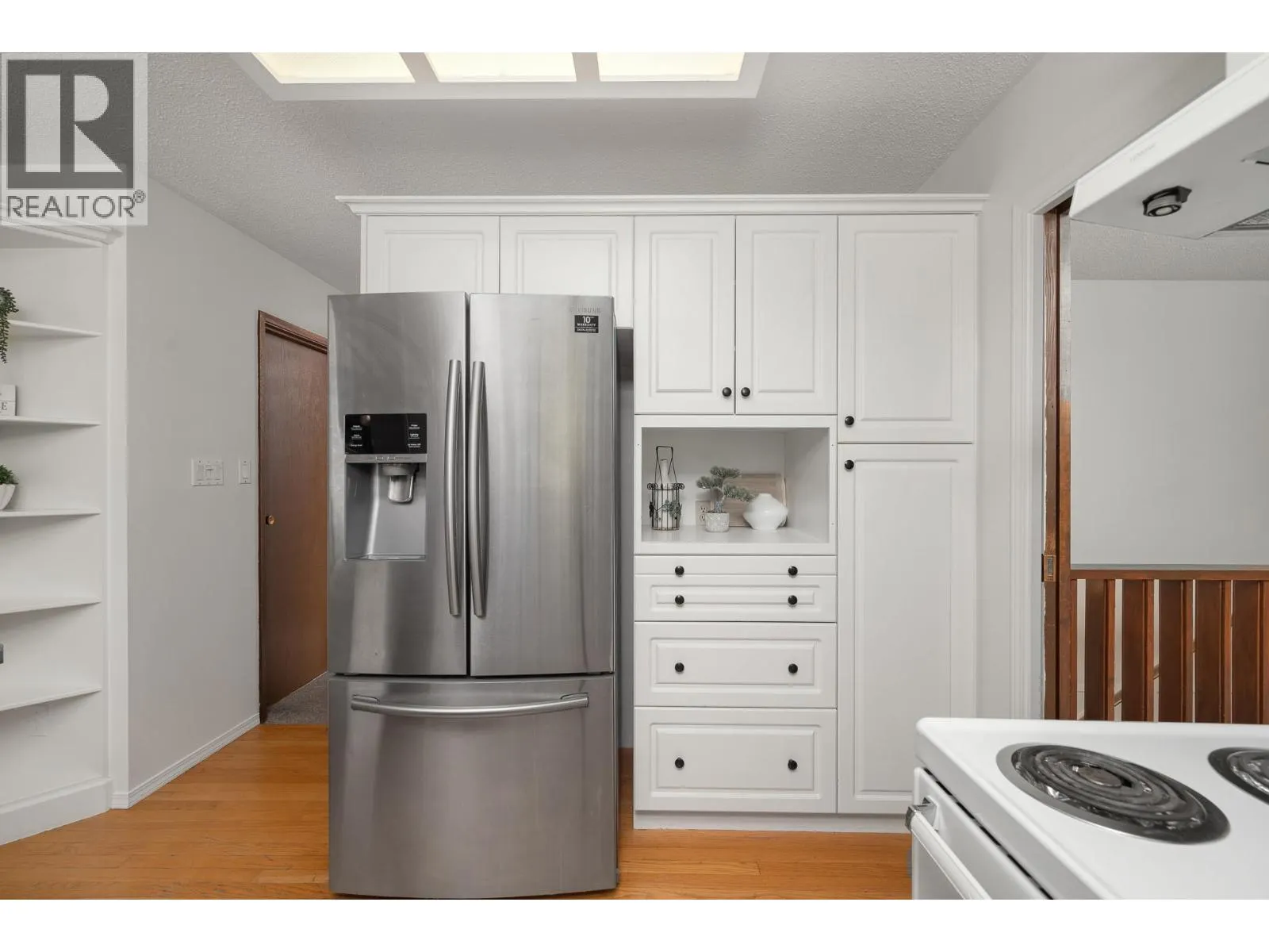 1604 39A Avenue