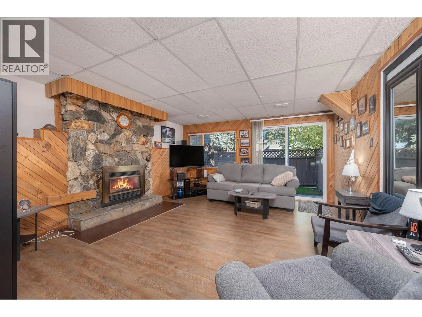 1604 39A Avenue