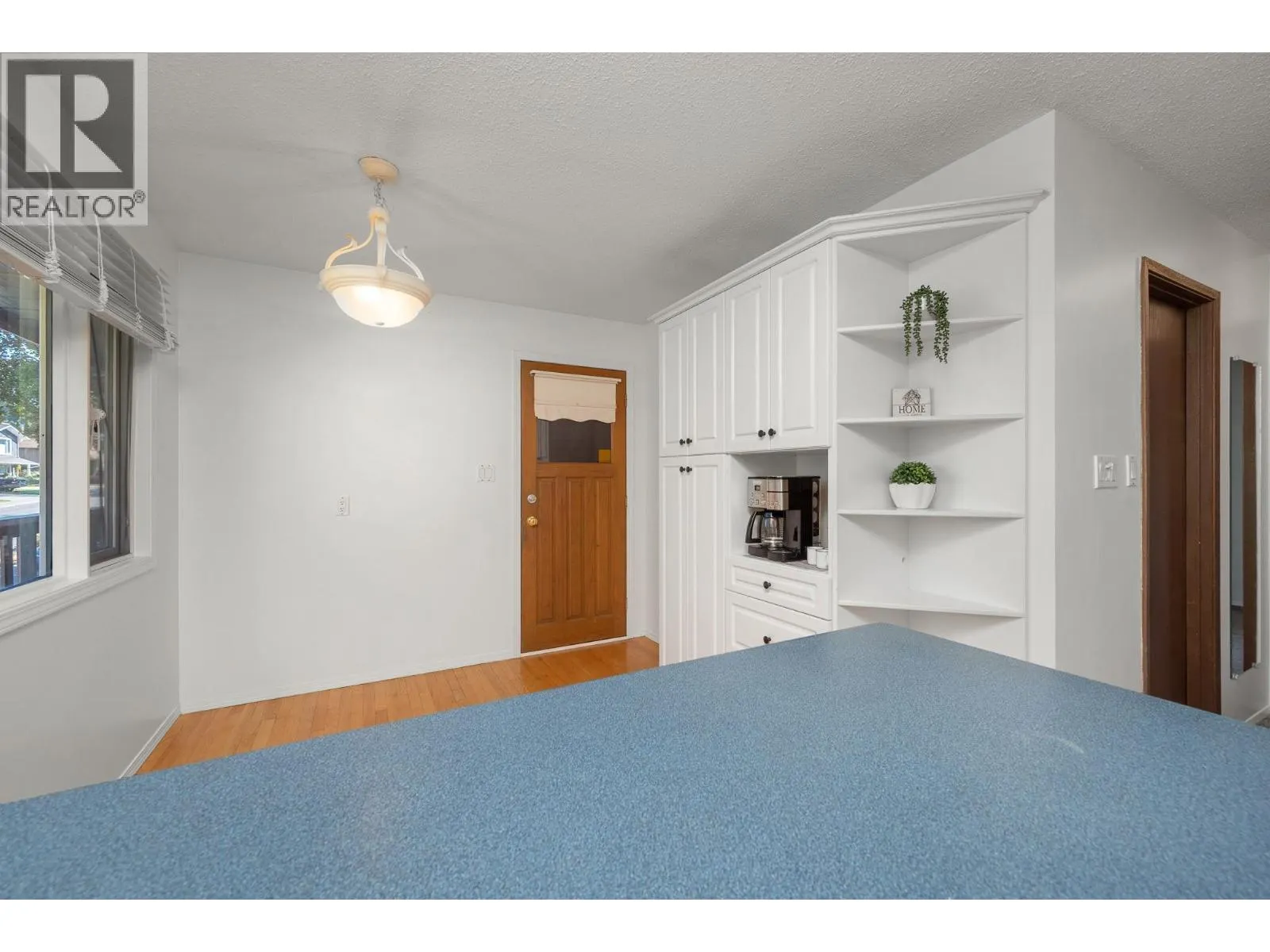 1604 39A Avenue