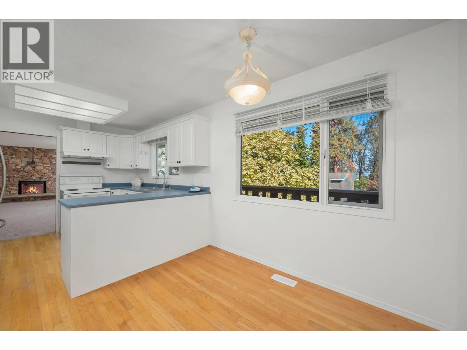 1604 39A Avenue
