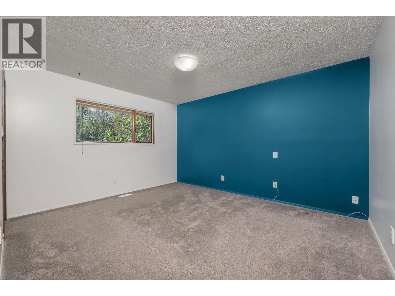 1604 39A Avenue