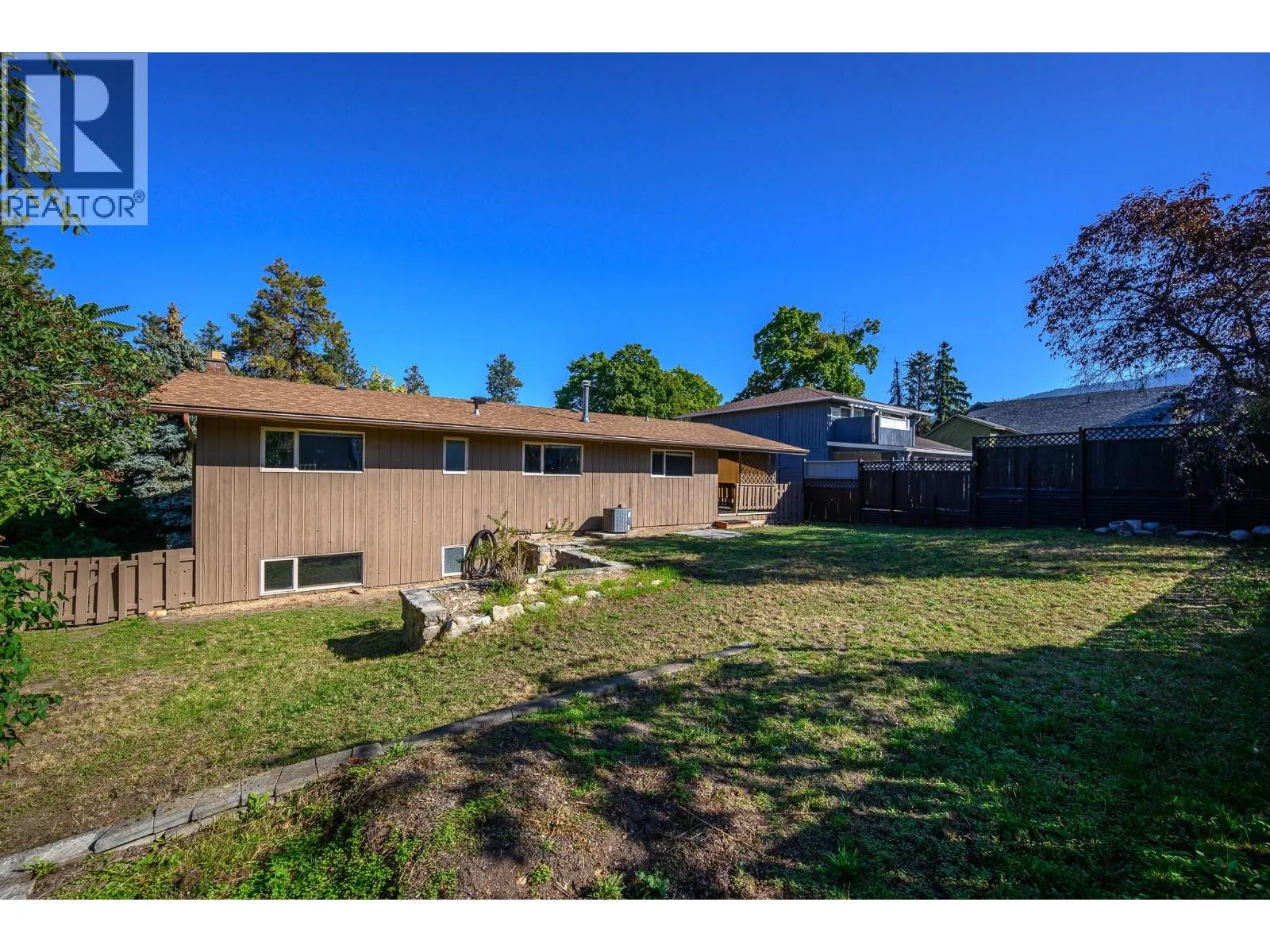1604 39A Avenue