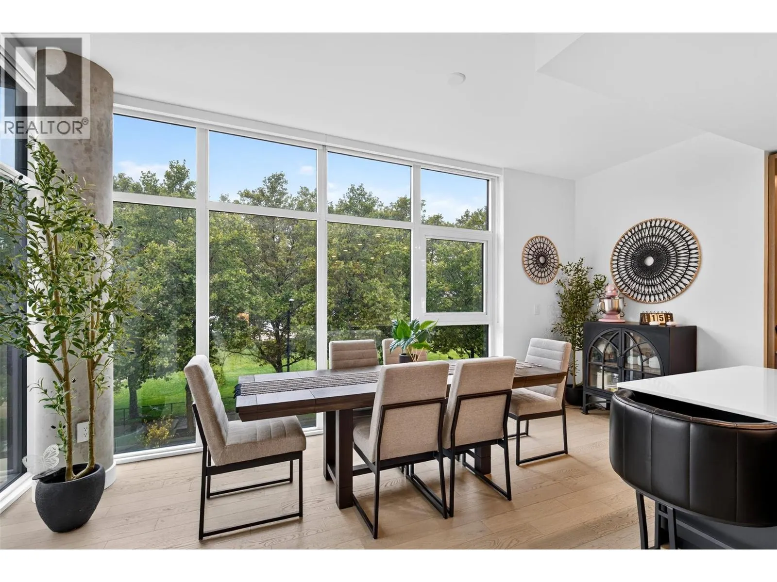 3389 Lakeshore Road Unit# 315