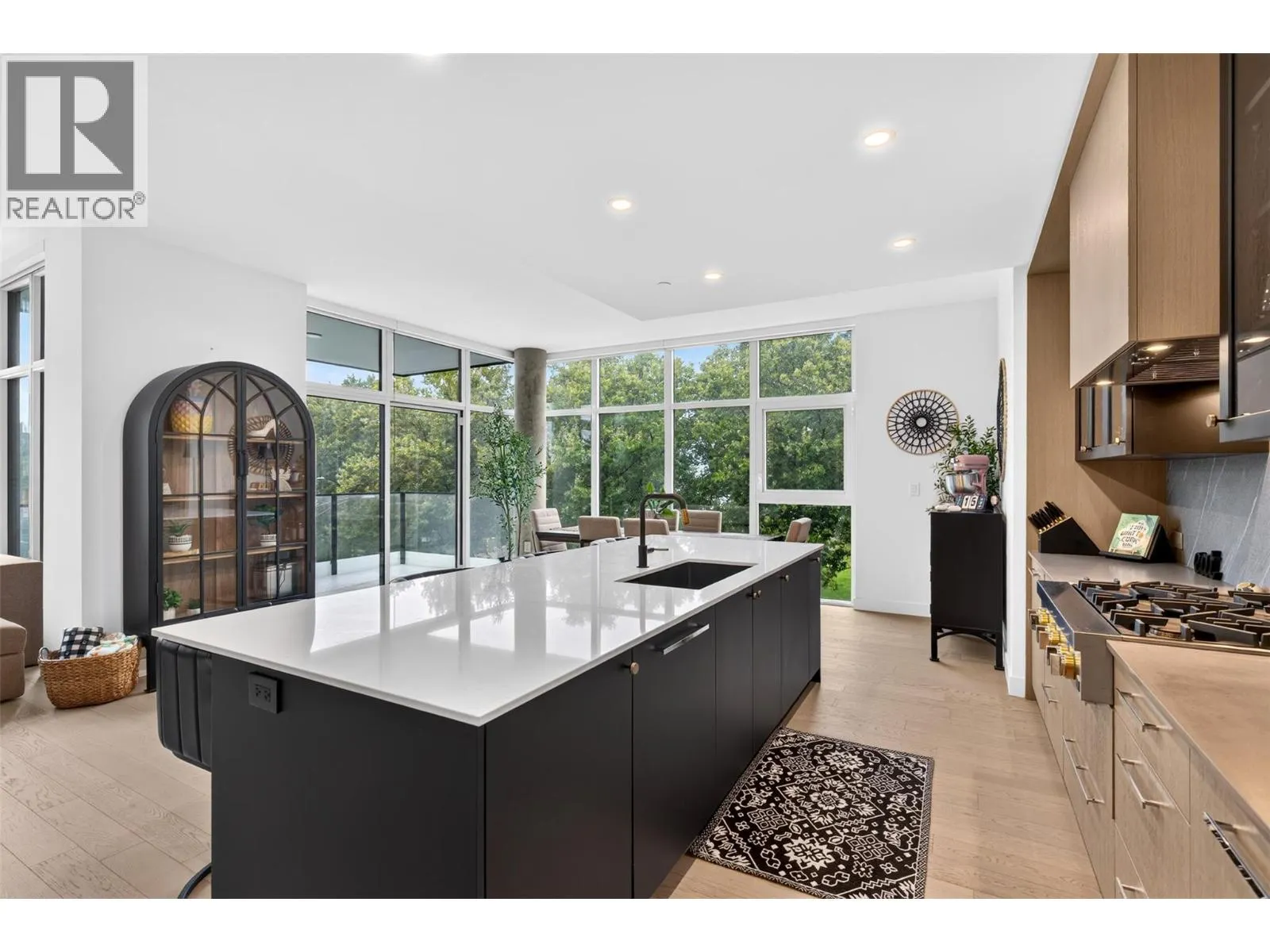 3389 Lakeshore Road Unit# 315
