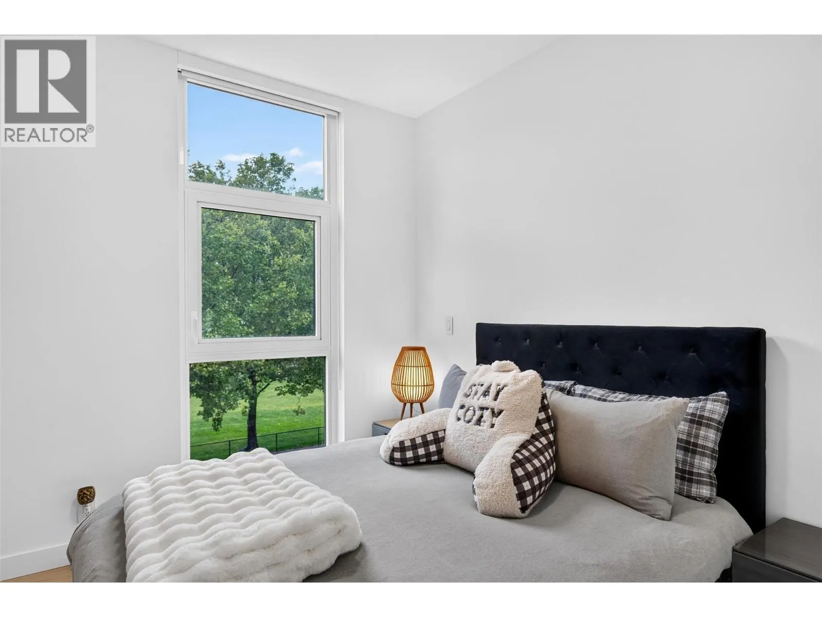 3389 Lakeshore Road Unit# 315