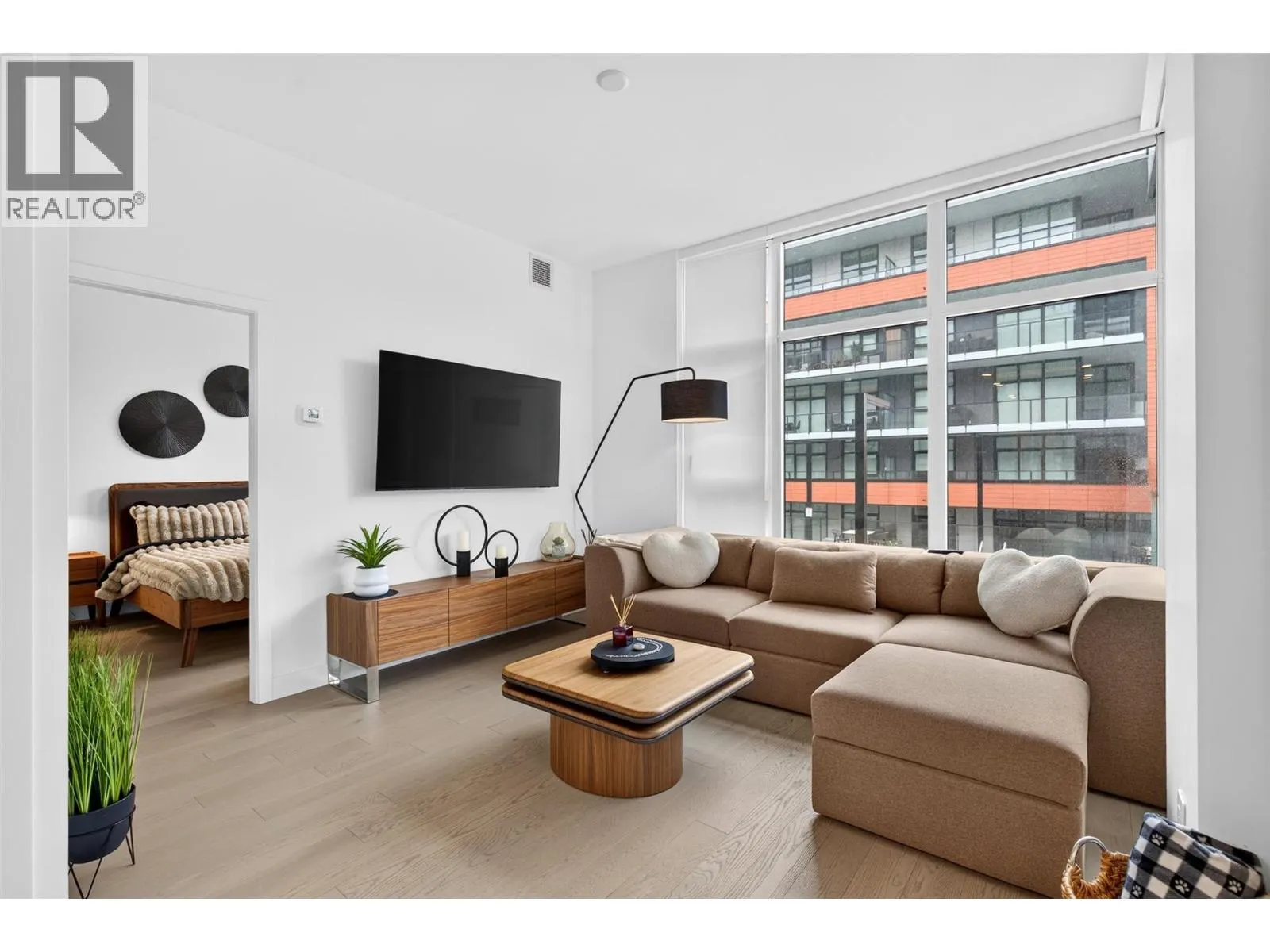 3389 Lakeshore Road Unit# 315