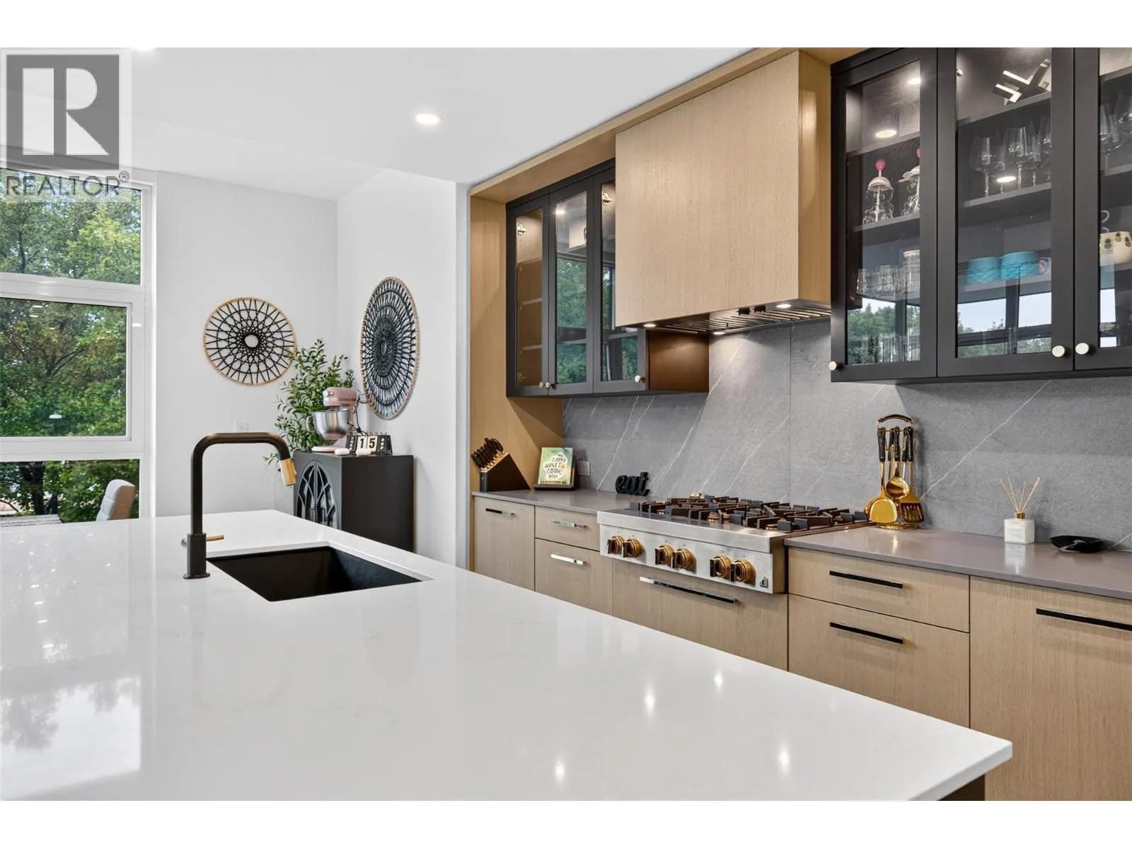 3389 Lakeshore Road Unit# 315
