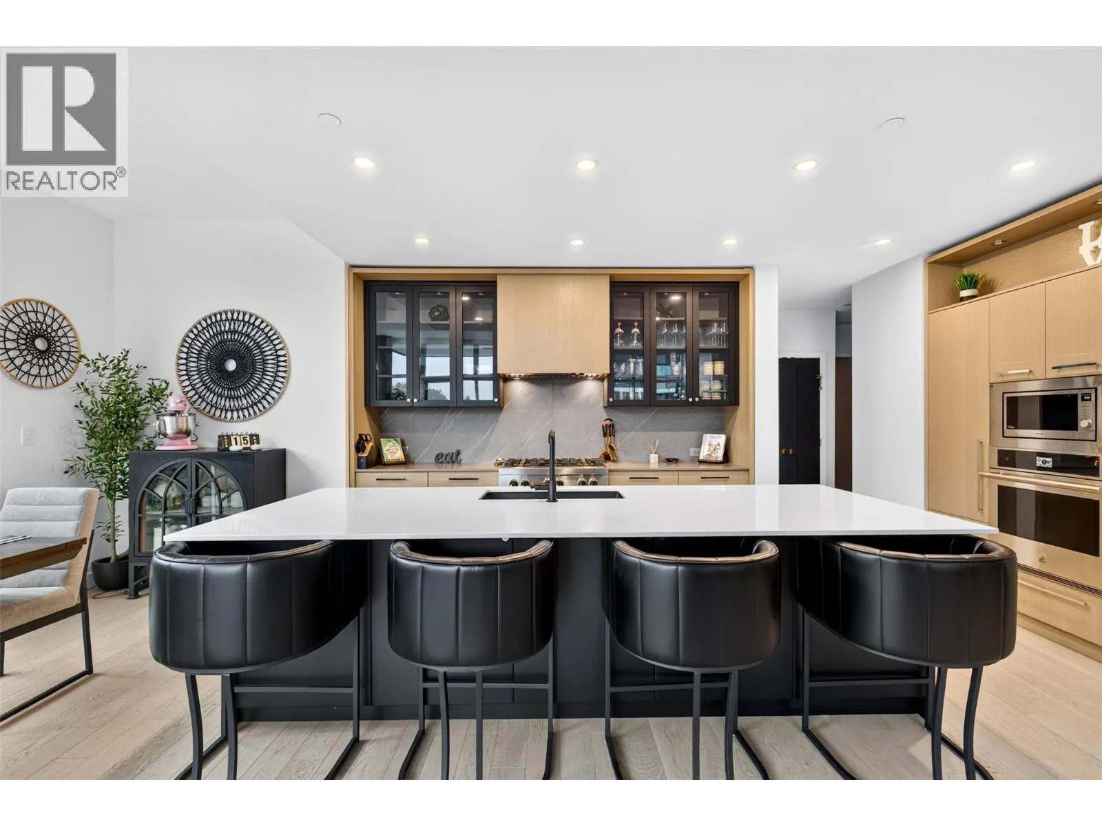 3389 Lakeshore Road Unit# 315