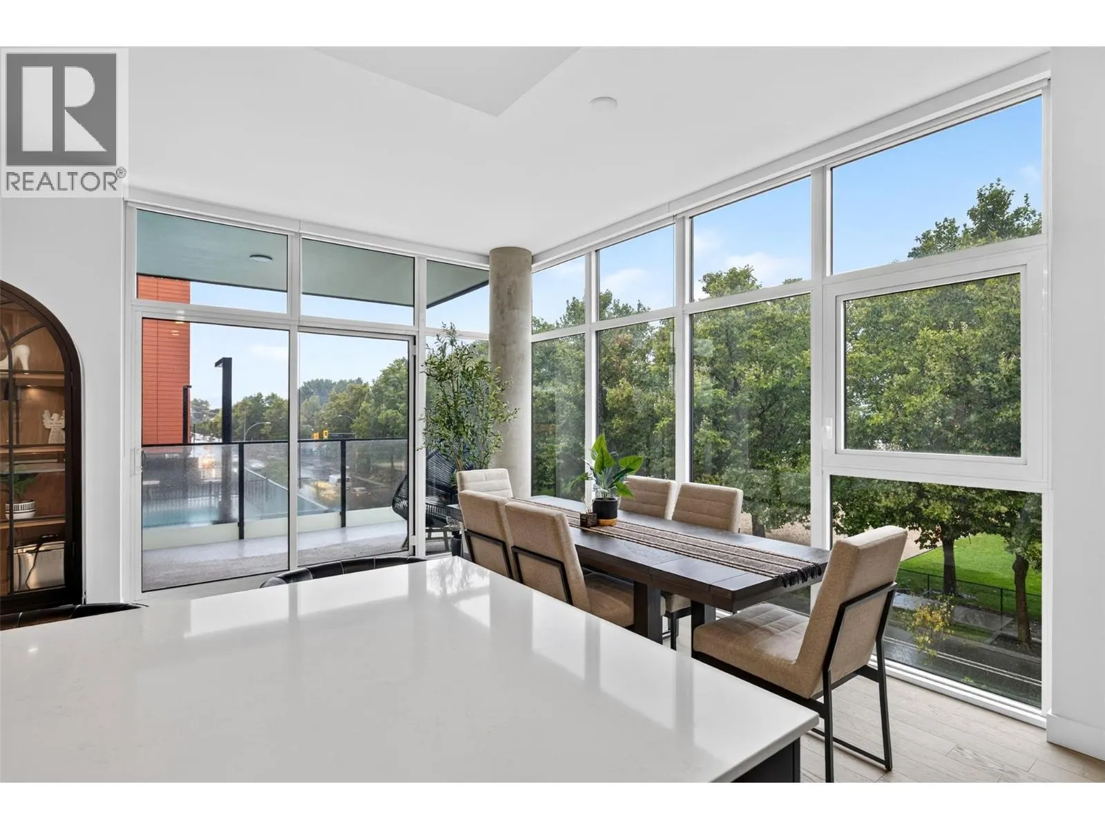 3389 Lakeshore Road Unit# 315