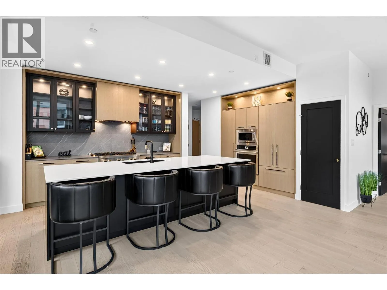 3389 Lakeshore Road Unit# 315