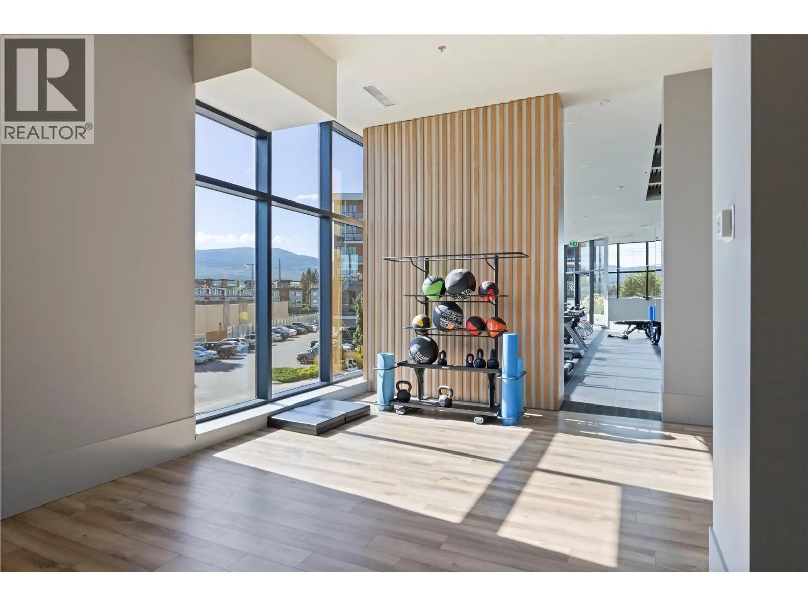 3389 Lakeshore Road Unit# 315