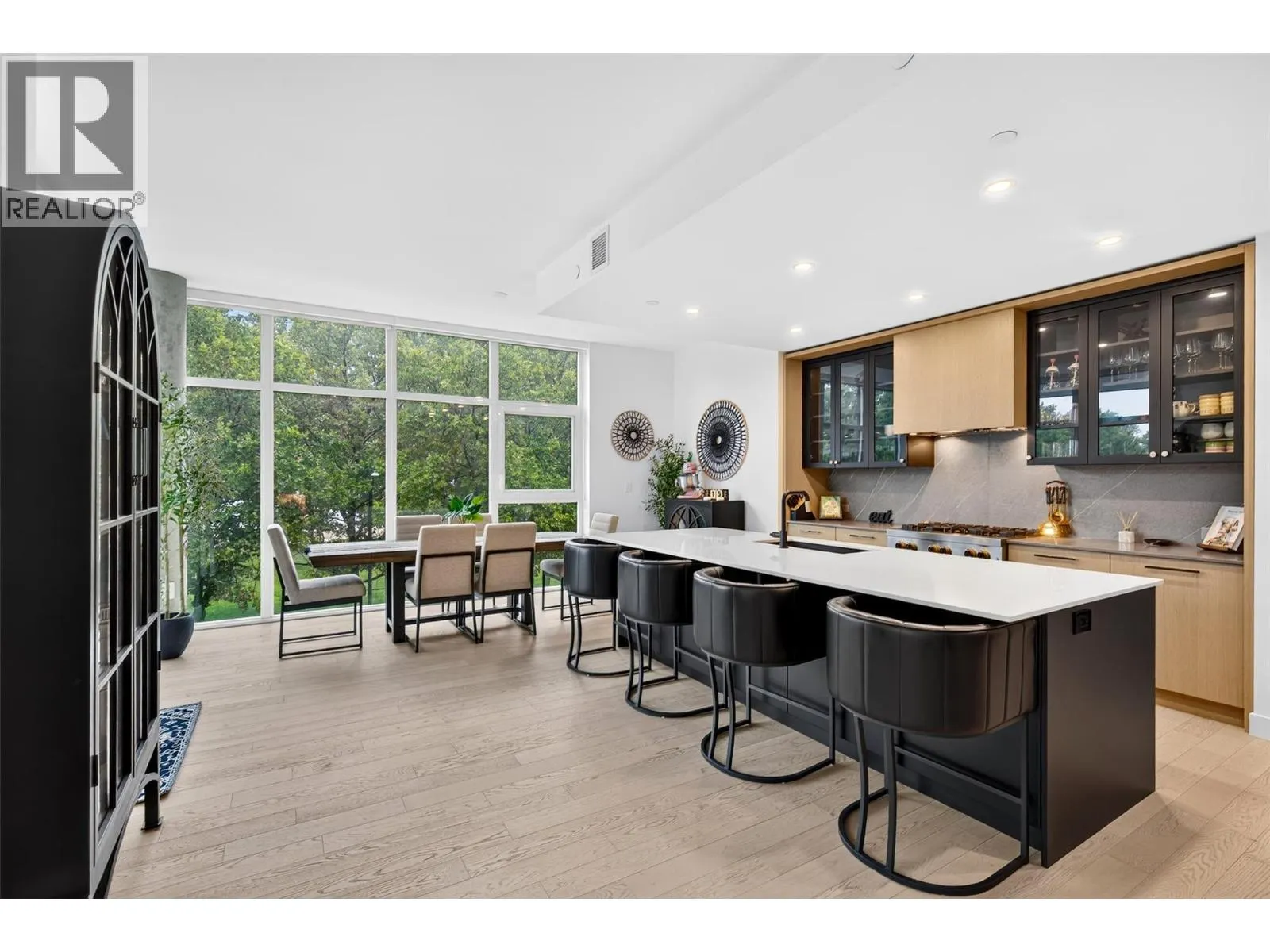 3389 Lakeshore Road Unit# 315