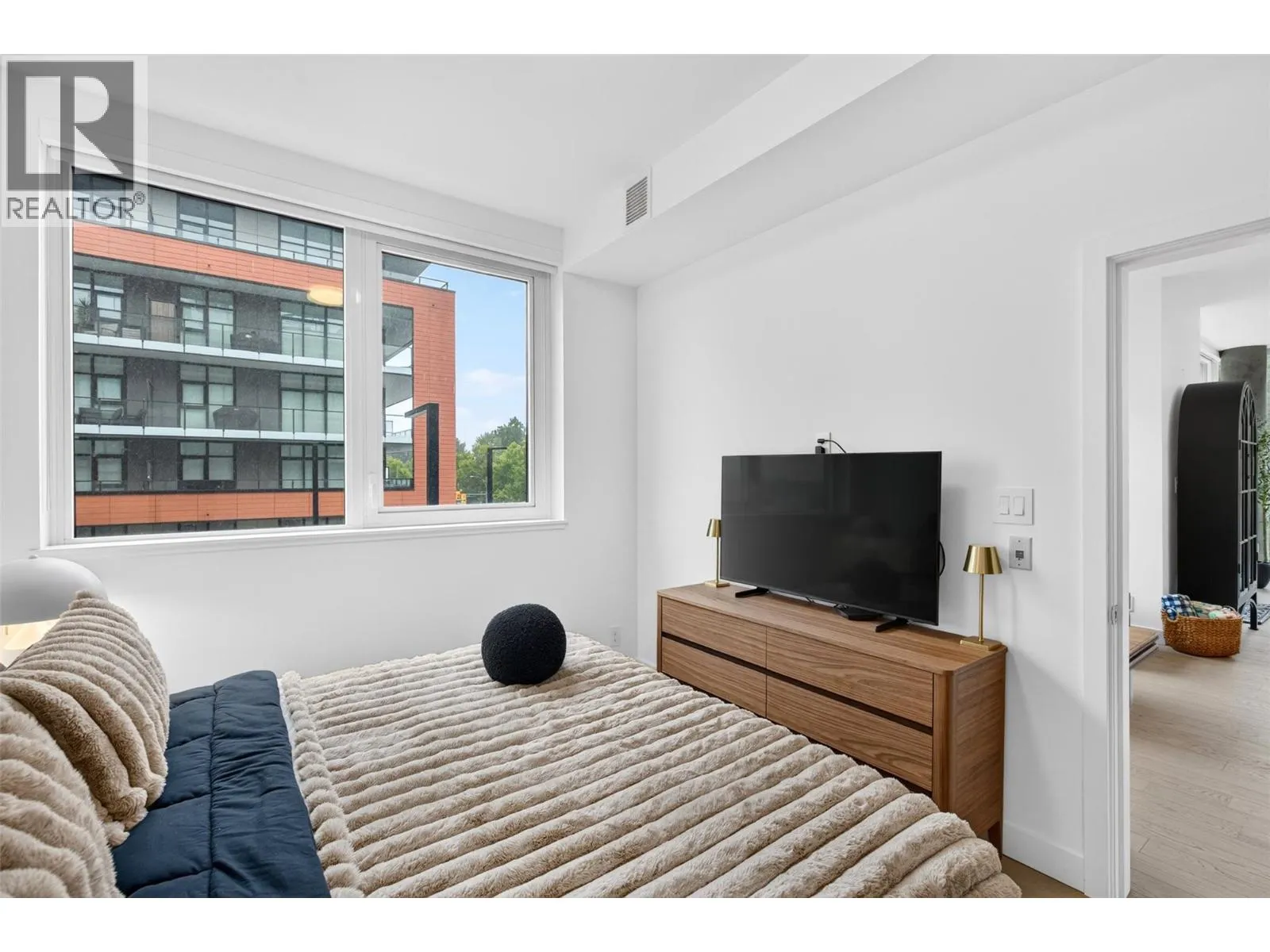 3389 Lakeshore Road Unit# 315