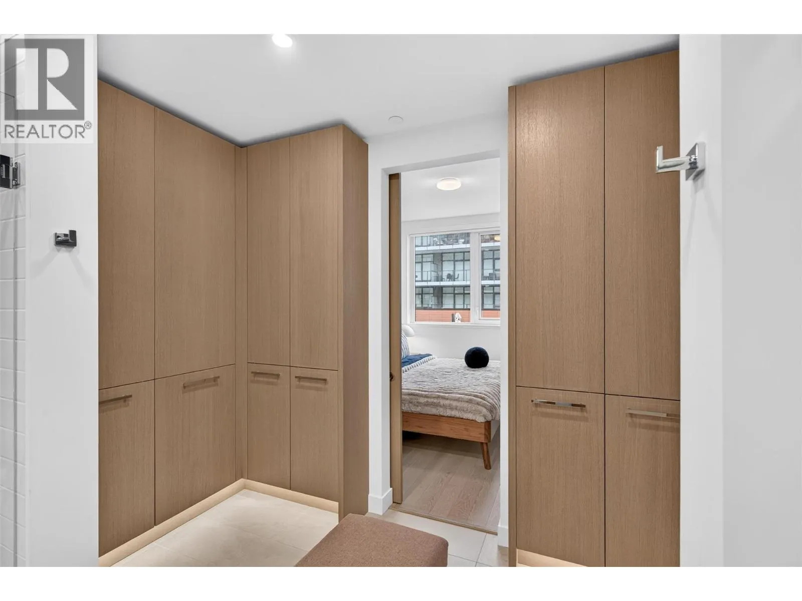 3389 Lakeshore Road Unit# 315