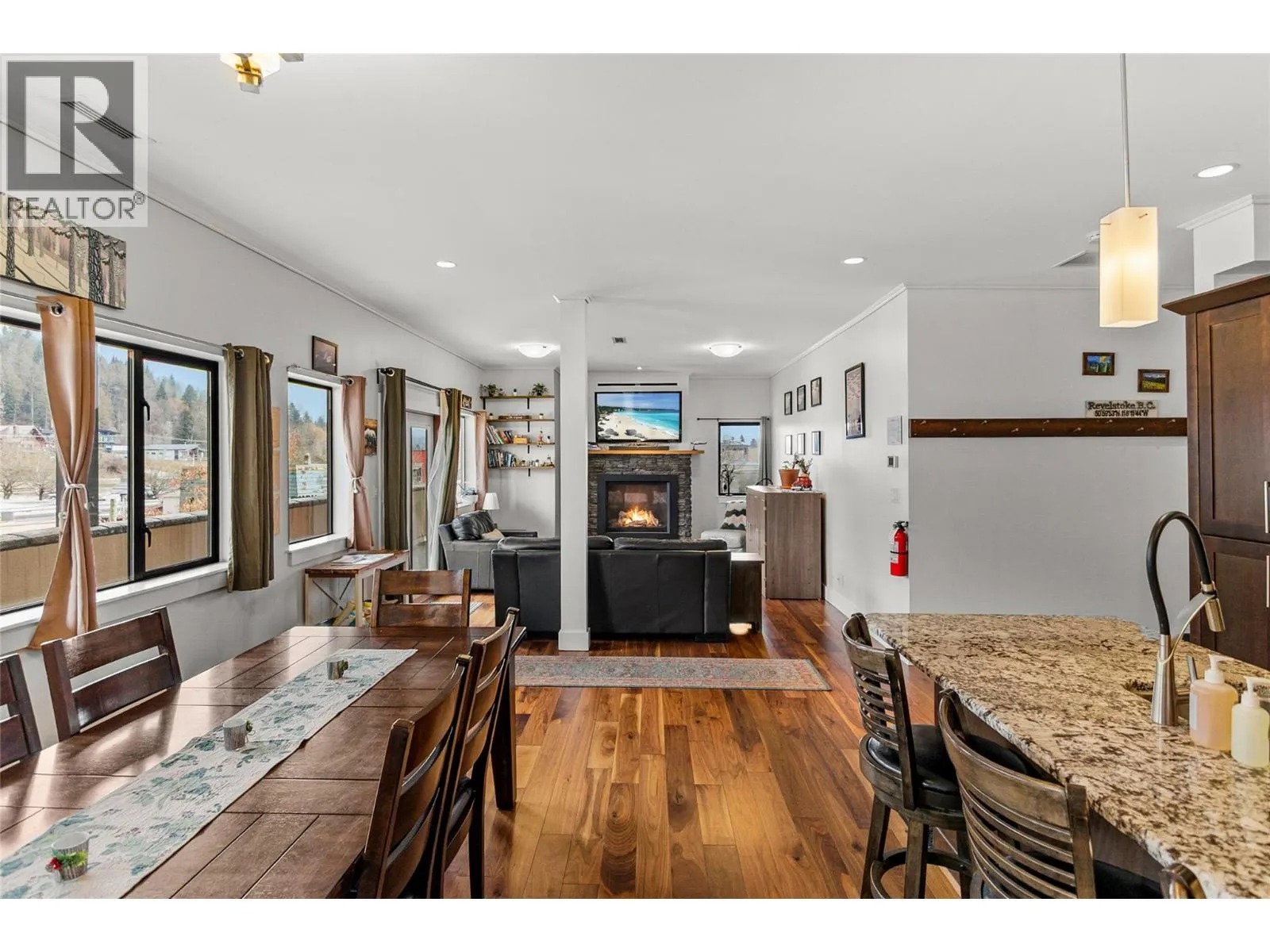 309 1 Street W Unit# 301