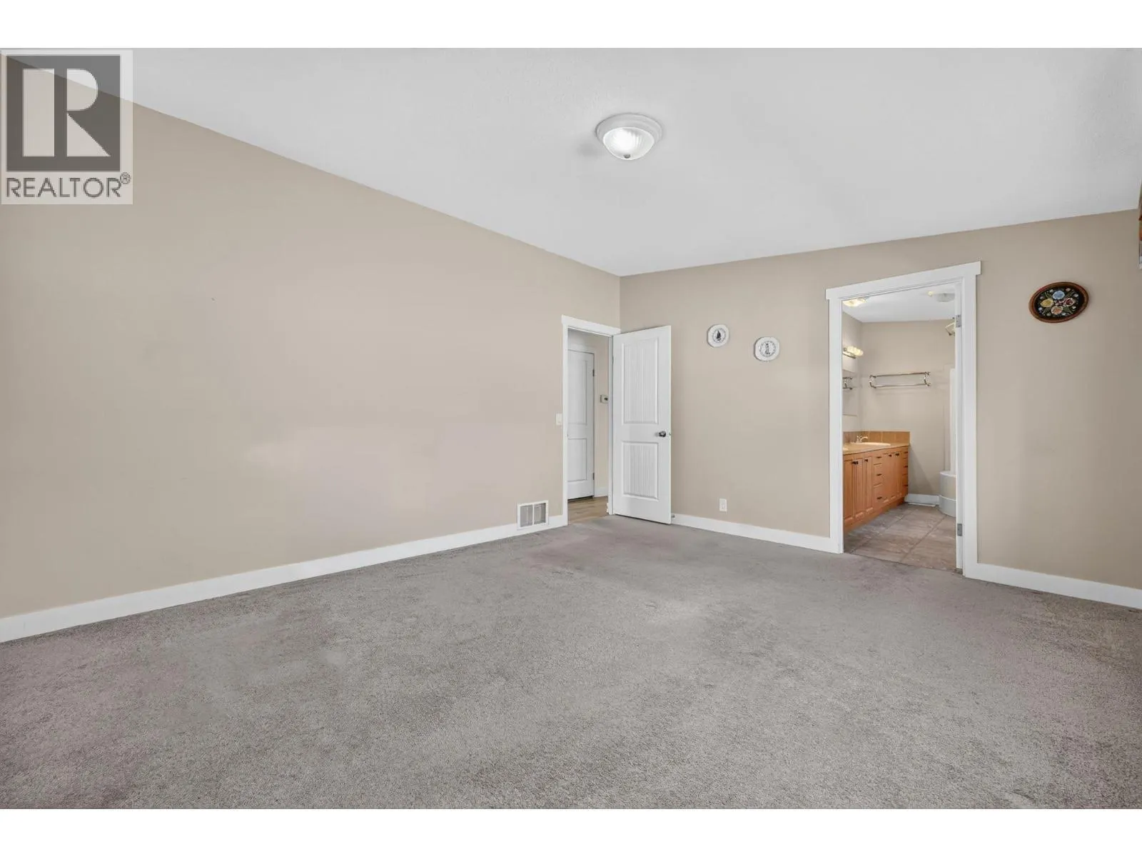 2440 Old Okanagan Highway Unit# 1311