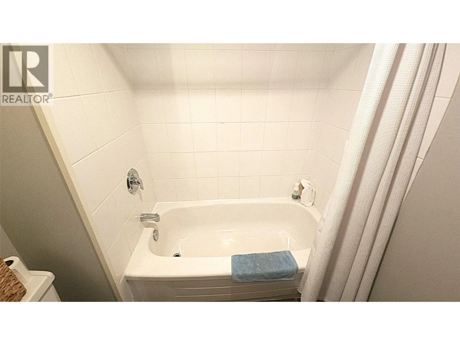 1560 Summit Drive Unit# 335